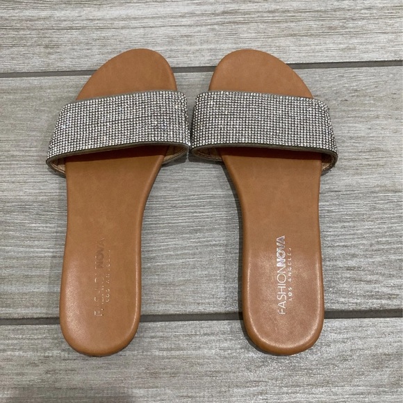 Fashion Nova Sandals - Picture 3 of 7